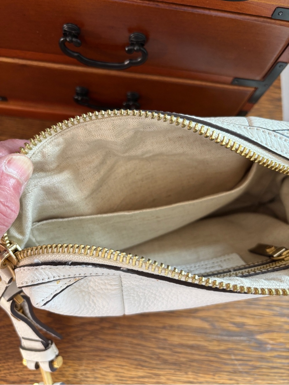 India Hicks Shift & Switch Crossbody Bag - Picture 16 of 16